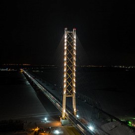Освещение вантового моста через Обь (г.Сургут)